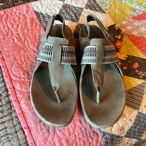 Women’s sorely sandal, olive green, size 9